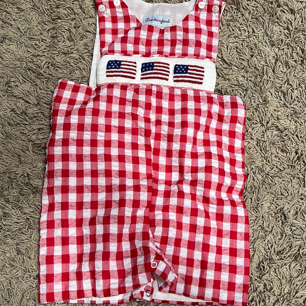 Shortall size 2T - great for Memorial Day! Excellent condition. Maybe worn once